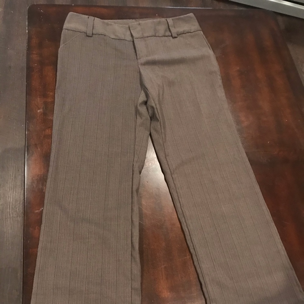 Work pants boot legs Daisy Fuentes size 8 Petite